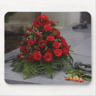 Red Roses Arrangement Mouse Mat