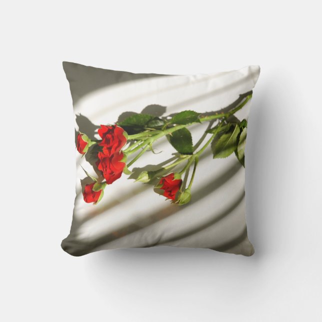 Red roses cushion (Front)