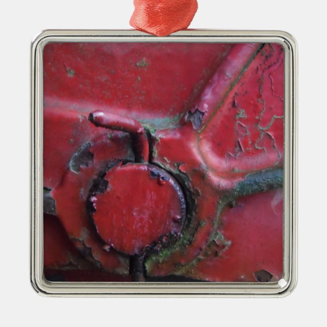 Red rusty truck close-up metal tree decoration (Front)