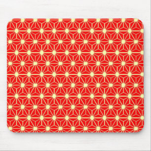 red star pattern with yellow line mouse mat
