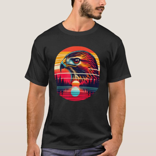 Red tailed Hawk Bird Sunset Retro Style Safari Vin T-Shirt (Front)