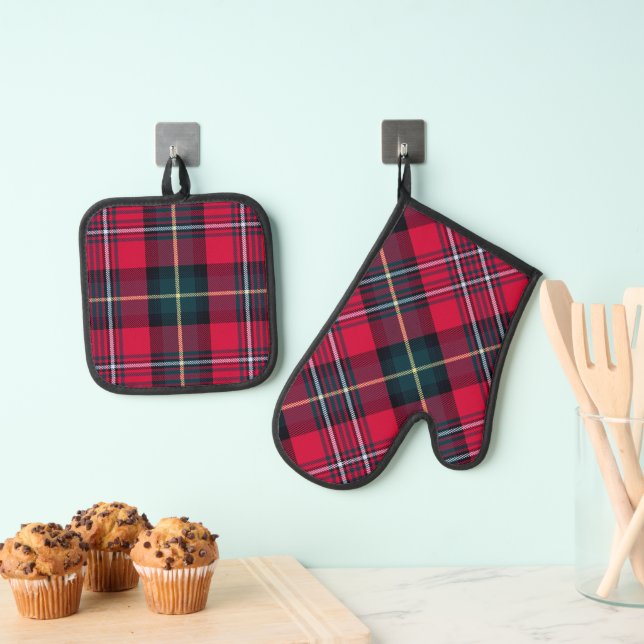 Red Tartan  Oven Mitt & Pot Holder Set (Insitu(Hanging))