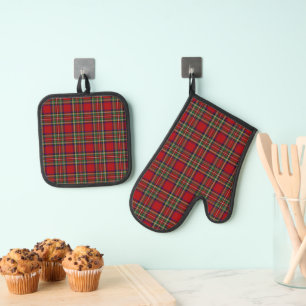 Red Tartan Plaid Design Oven Mitt & Pot Holder Set