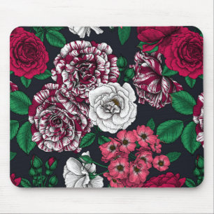 Red, white and bi-colour roses with green leaves o mouse mat