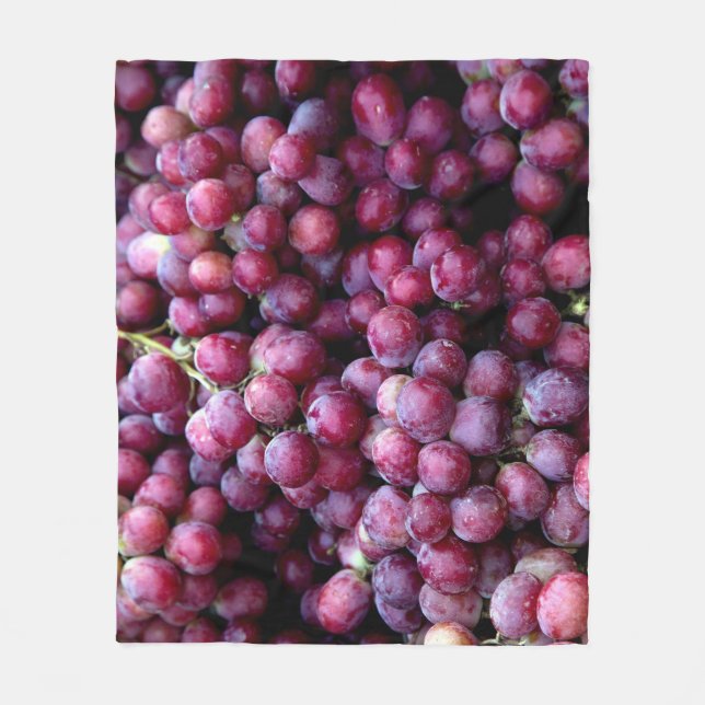 Red Wine Grapes: Luscious Background. Fleece Blanket (Front)