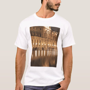 Reflecting pool at the Louvre, Paris, France T-Shirt