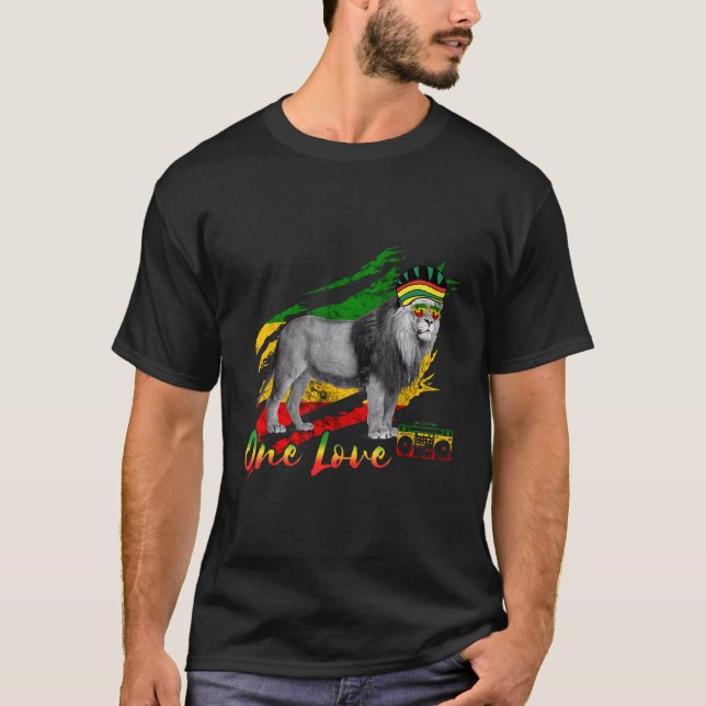 Reggae Lion Of Judah Rastafari Jamaican One Love M T-Shirt (Front)