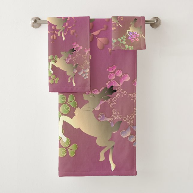 Reindeer and Snowflakes Bath Towel Set (Insitu)