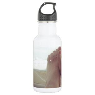 relax feet on the dashboard 532 ml water bottle