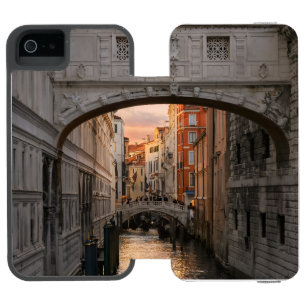 relaxing touch to your home incipio watson™ iPhone 5 wallet case