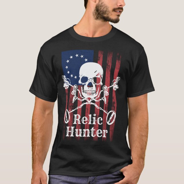 Relic Hunter Metal Detector Skull and Cross Detect T-Shirt (Front)