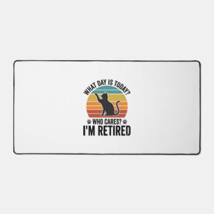 Retired Cat Vintage Sunset Funny Quote T-Shirt Des Desk Mat