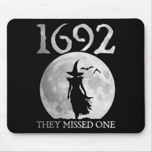 Retro 1692 They Missed One Witch Salem 1692 Hallow Mouse Mat