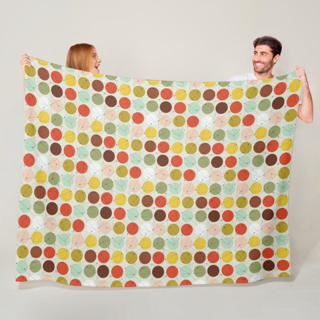 Retro 1970s circles pattern fleece blanket (In Situ)