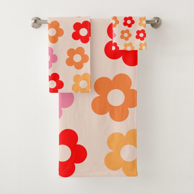 Retro 60s 70s flowers hippie bath towel set (Insitu)