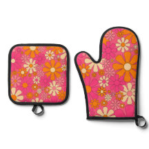 Retro 60s 70s Groovy Hot Pink Floral Pattern