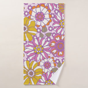 Retro 60s floral. Vintage illustration pattern. Bath Towel