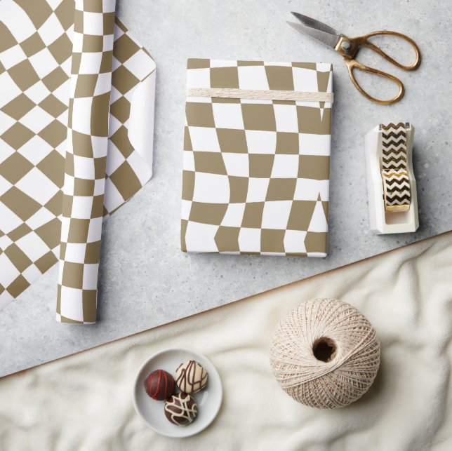 Retro 70s gold wavy checkered Pattern Wrapping Paper (Crafts)