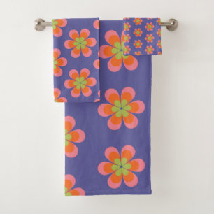 Retro 70s Groovy Flower Pattern in Purple Bath Towel Set