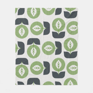 Retro Abstract Leaves: Seamless Vintage Style Fleece Blanket