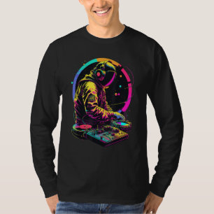 Retro Astronaut DJ, DJing in Space, EDM cool Graph T-Shirt