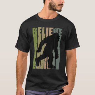 Retro Believe Bigfoot Yeti Vintage Distressed Desi T-Shirt