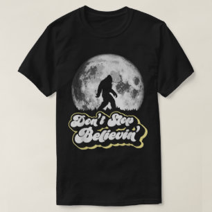 Retro Bigfoot Moon Silhouette Believe Design T-Shirt