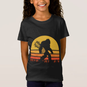 Retro Bigfoot Pineapple Vintage Sasquatch With Fru T-Shirt