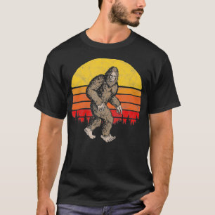 Retro Bigfoot Silhouette Sunset Vintage 80s Believ T-Shirt