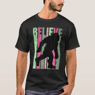 Retro Bigfoot Yeti Vintage Distressed Fun Birthday T-Shirt