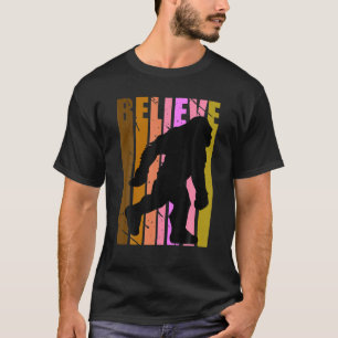 Retro Bigfoot Yeti Vintage Distressed Fun Birthday T-Shirt