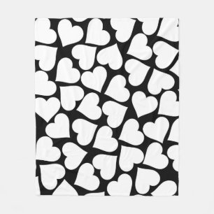 Retro Black and White Heart Pattern Fleece Blanket