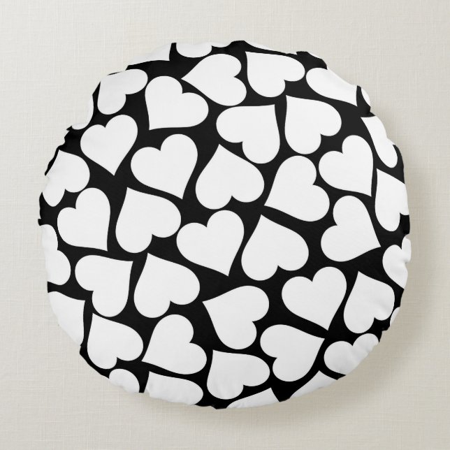 Retro Black and White Heart Pattern Round Cushion (Front)
