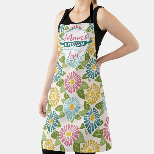 Retro Block Print Daisies Apron (Insitu)
