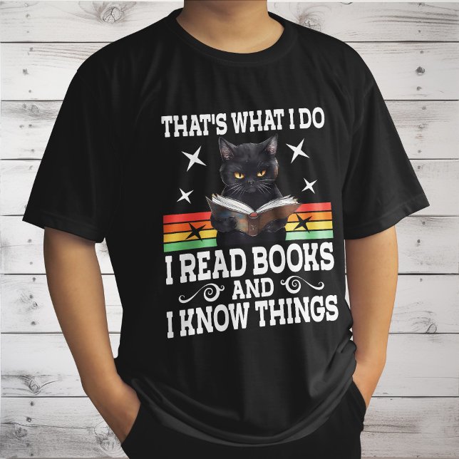 Retro Cat Books The Reader Halloween Reading Gift T-Shirt (Creator Uploaded)
