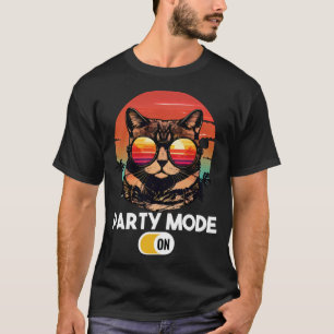 Retro Cat Vintage Sunset 80s 90s Sunglasses Partym T-Shirt