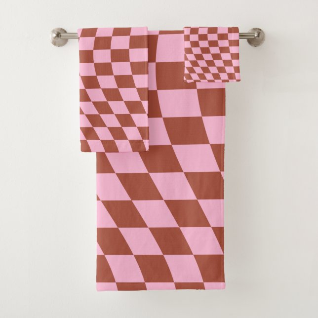 Retro Check Pattern Pink And Brown Chequerboard Bath Towel Set (Insitu)