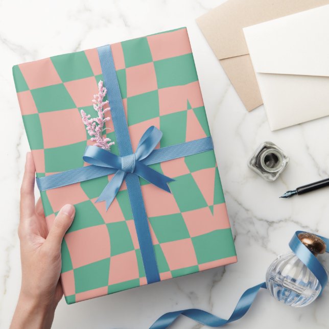 Retro Circus 70s aqua pink wavy checkered Pattern Wrapping Paper (Gifting)
