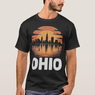 Retro Cleveland Skyline Sunset Lake Erie Ohio T-Shirt