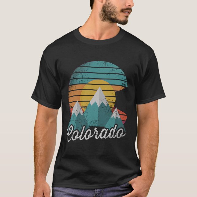 Retro Colorado Mountains Home Love Family Vacation T-Shirt (Front)