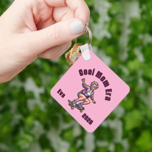 Retro Cool Mum Era Custom Sport Keychain: Name/Dat Key Ring (Hand)