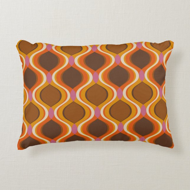 Retro curves seamless pattern. 70s 60s style wallp decorative cushion (Front)