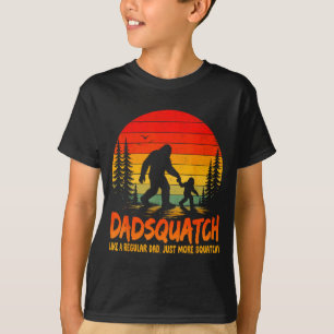 Retro dadsquatch like a regular dad bigfoot papa T-Shirt