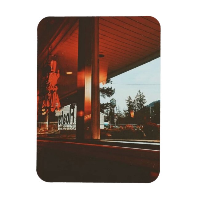  Retro Diner in the Pacific Northwest Magnet (Vertical)