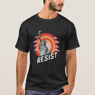 Retro Distressed Statue Of Liberty Resist Vintage T-Shirt