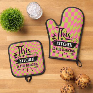 Retro Funny Kitchen Saying Pink Green Oven Mitt & Pot Holder Set