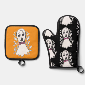 Retro Ghosts Classic Fun Halloween Vintage Cartoon Oven Mitt & Pot Holder Set