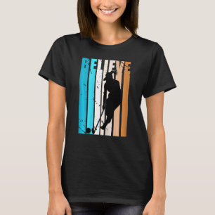 Retro Girls Field Hockey Player Birthday Motivatio T-Shirt
