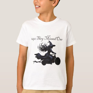 Retro Girls Trip Salem 1692 They Missed One Witch T-Shirt