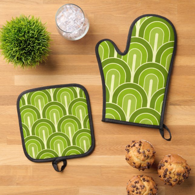 Retro Gradated Geometric Fan Pattern Oven Mitt & Pot Holder Set (Top Down)